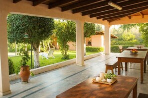 Outdoor dining - Country House Filippos - Stay Near Ancient Olympia (Pyrgos)