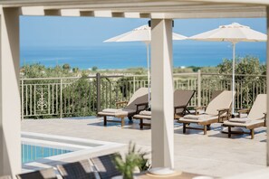 Property grounds - Casa Lydia - 5 Bedrooms, Private Pool & Sea Views (Zakynthos)