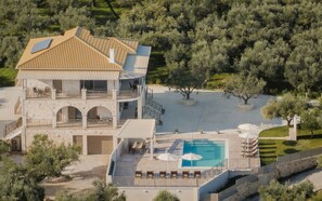 Exterior - Casa Lydia - 5 Bedrooms, Private Pool & Sea Views (Zakynthos)