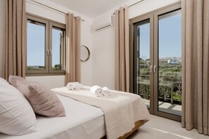 In-room safe, iron/ironing board, travel cot, free WiFi - Casa Lydia - 5 Bedrooms, Private Pool & Sea Views (Zakynthos)