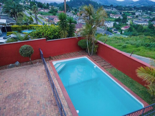 Perfect 8-bedroom lodge in Mbabane for your group getaway