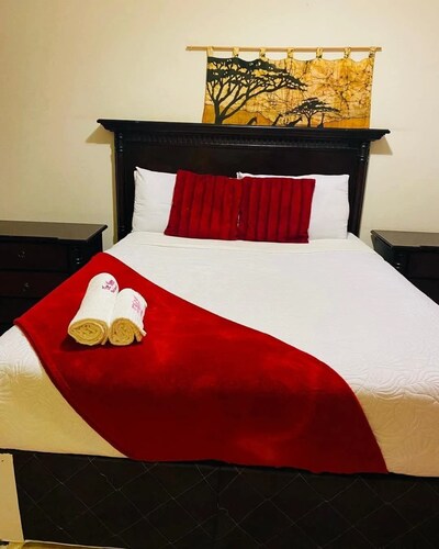 Perfect 8-bedroom lodge in Mbabane for your group getaway