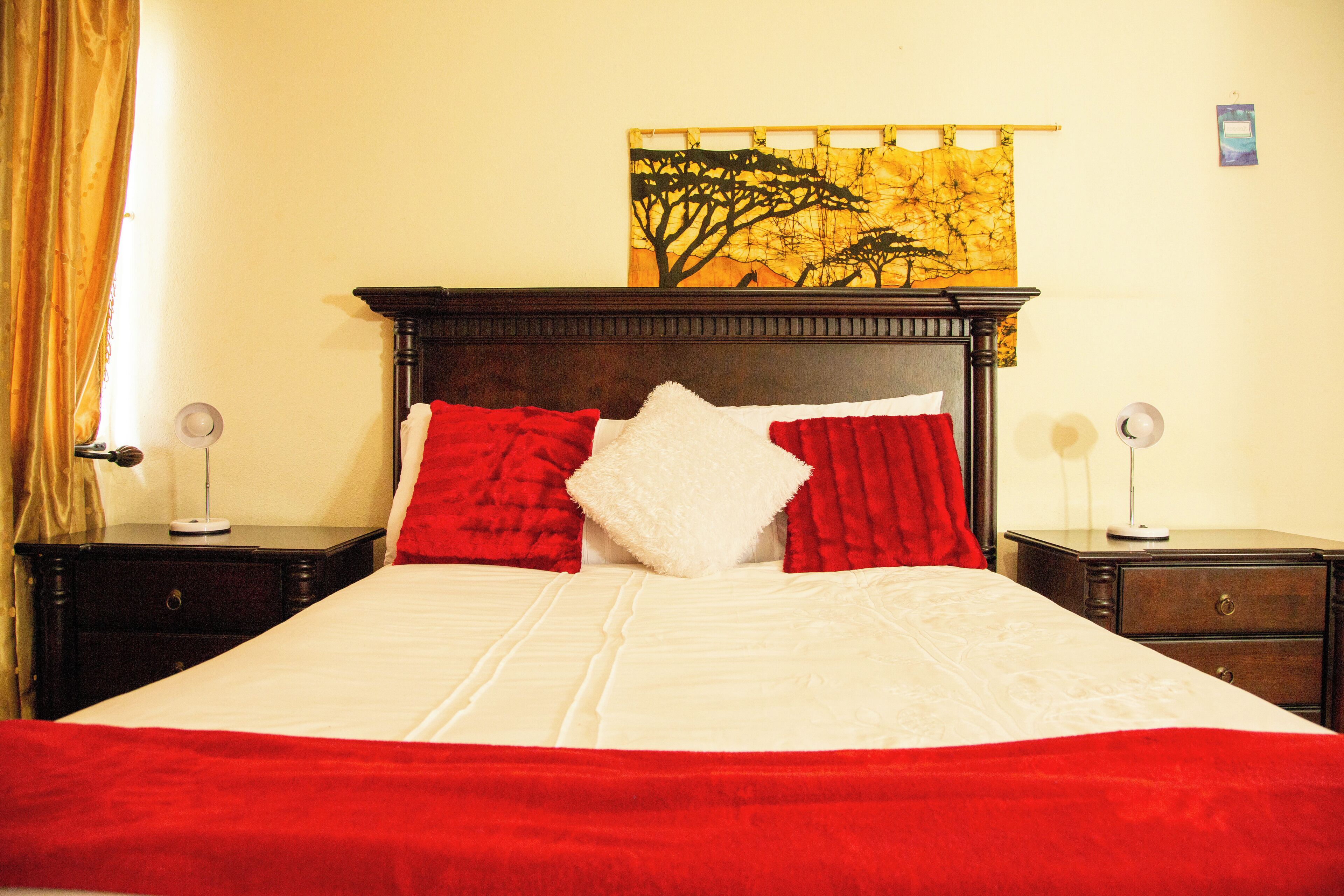 Iron/ironing board, WiFi, bed sheets