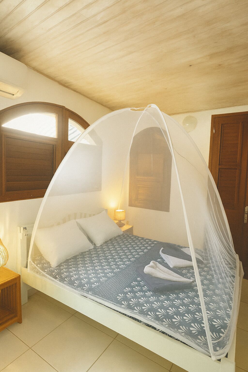 Ferros/tábuas de passar roupa, Wi-Fi, roupa de cama