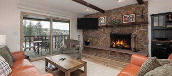 New, renovated 2 bedroom, private deck, extra amenities