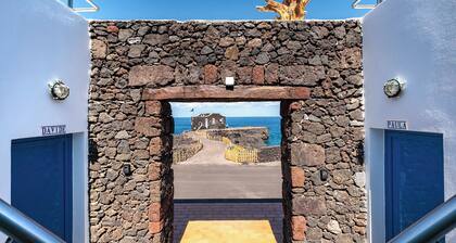 Apartamentos Puntagrande - Unique experience in front of the Atlantic Ocean in El Hierro