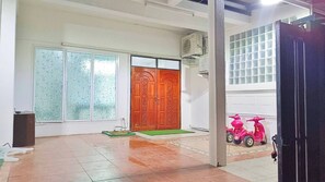 Apartment, 5 Bedrooms, Accessible, Smoking | Interior - 5 Bedrooms, 4 Bathrooms, 16people (Bangkok)
