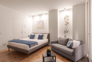 1 bedroom, iron/ironing board, WiFi, bed sheets - The Golden Studio by Aura Luxury Collection (Como)