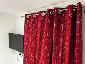 Room, 1 Bedroom, Smoking | Television