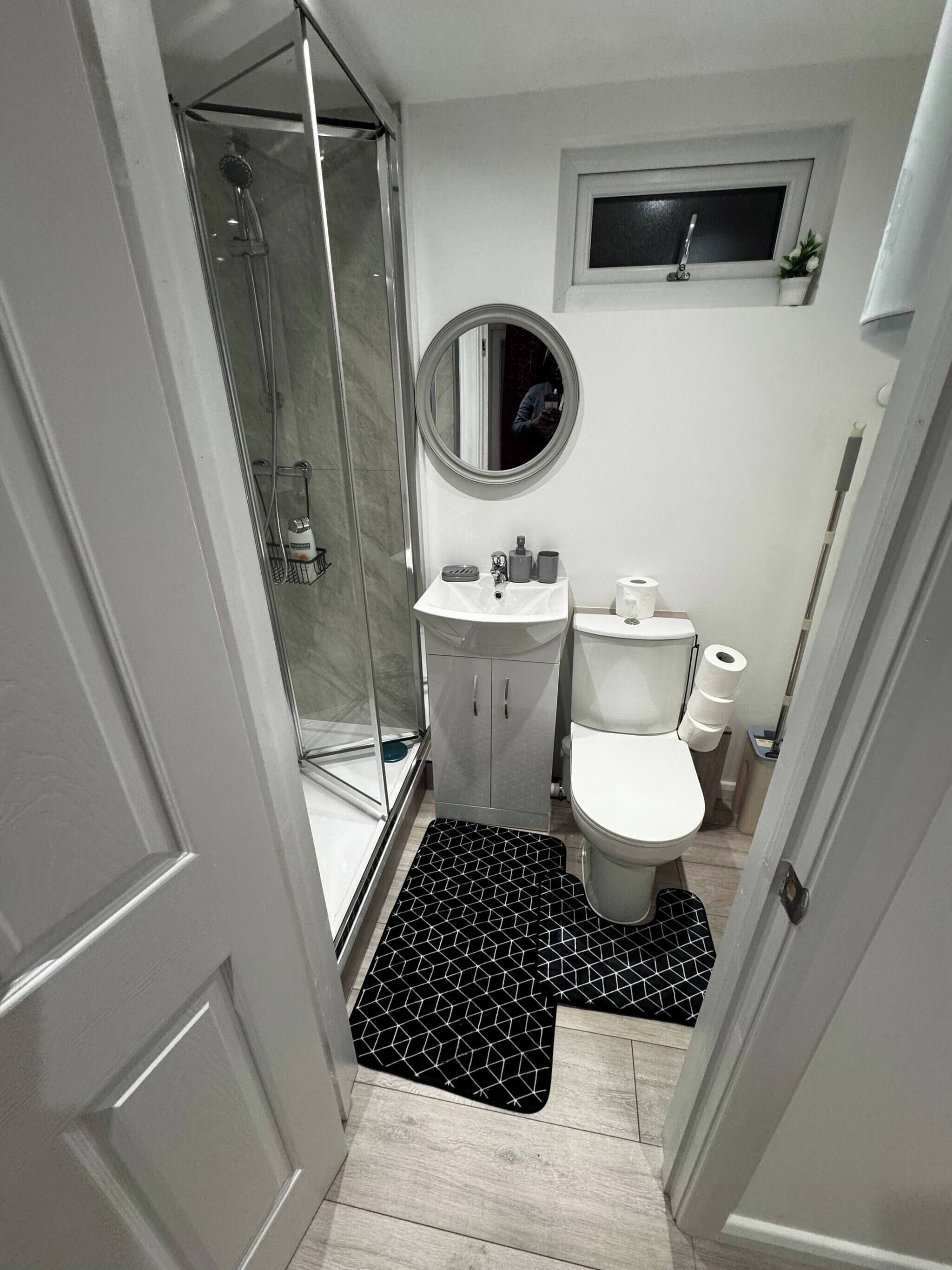 Room, 1 Bedroom, Smoking | Bathroom