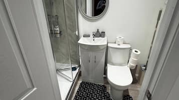 Room, 1 Bedroom, Smoking | Bathroom