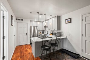 Fridge, microwave, oven, stovetop - Ski Team 14: Two Homes, One Unforgettable Experience! (Park City)