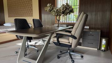 Trung tâm hành chính, văn phòng