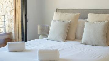 4 chambres, fer et planche à repasser, Wi-Fi, draps fournis