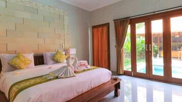 Biệt thự, 2 phòng ngủ, quang cảnh hồ bơi | Bàn, truy cập Internet không dây miễn phí, bộ trải giường