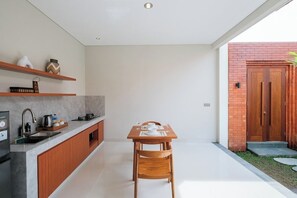 Villa, 1 Bedroom, Pool View | Private kitchen - Three Brothers Villas and Suite Munggu (Munggu)