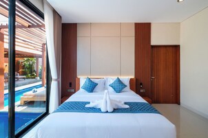 Escritorio, wifi gratis y ropa de cama 