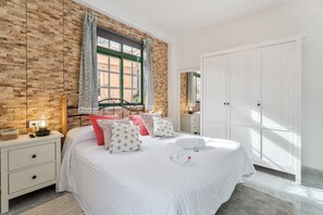 Fer et planche à repasser, Wi-Fi, draps fournis