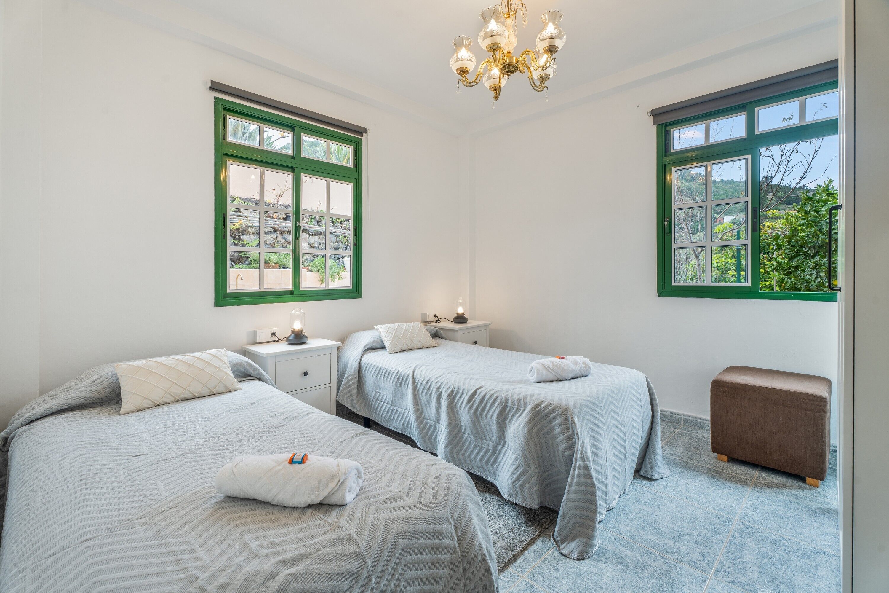 熨斗/熨衫板、Wi-Fi、床單