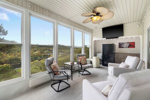 Vacay Getaway - Condo for 8