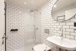Hair dryer - Modern and Quiet Central Studio Retreat (Lisbon)