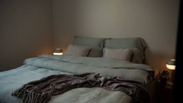 Bügeleisen/Bügelbrett, Reisekinderbett, WLAN, Bettwäsche