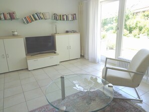 Interior - Apartment, 50 sqm, with private terrace, garden area, and Wi-Fi (Immenstaad am Bodensee)