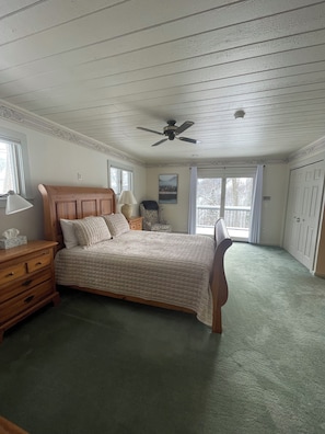 Iron/ironing board, travel crib, free WiFi, bed sheets