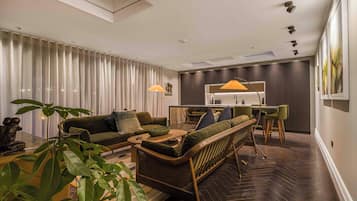 Smart TV, books, video library