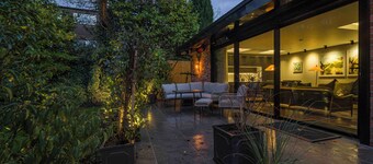 Exquisite & Homely 105sqm Villa w/ Terrace - 2 BR - Elegant Escape 10 mins to CC