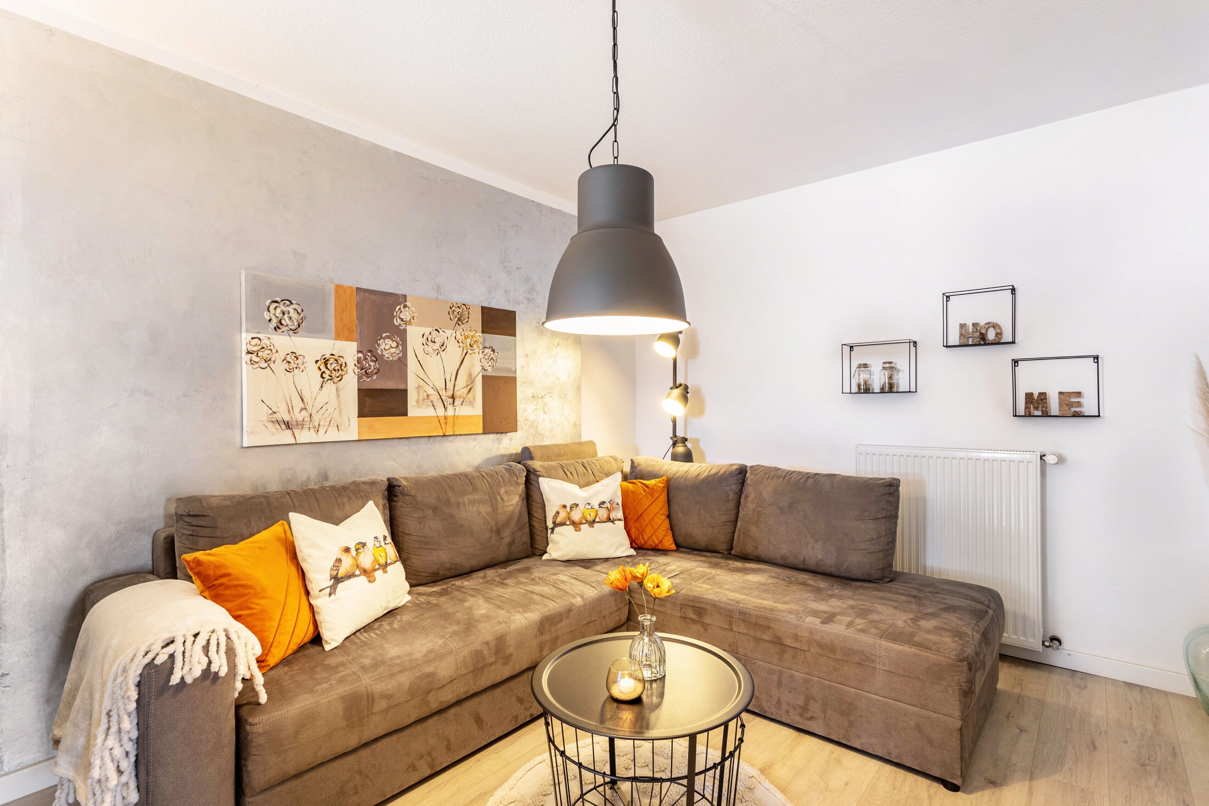 Fernseher, Kamin, Stereoanlage