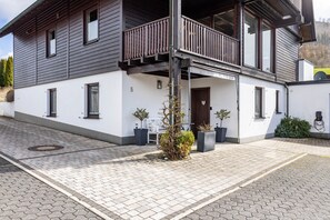 Exterior - Apartment 'Ferienwohnung Augenblicke, 56qm' with Private Terrace and Wi-Fi (Olsberg)