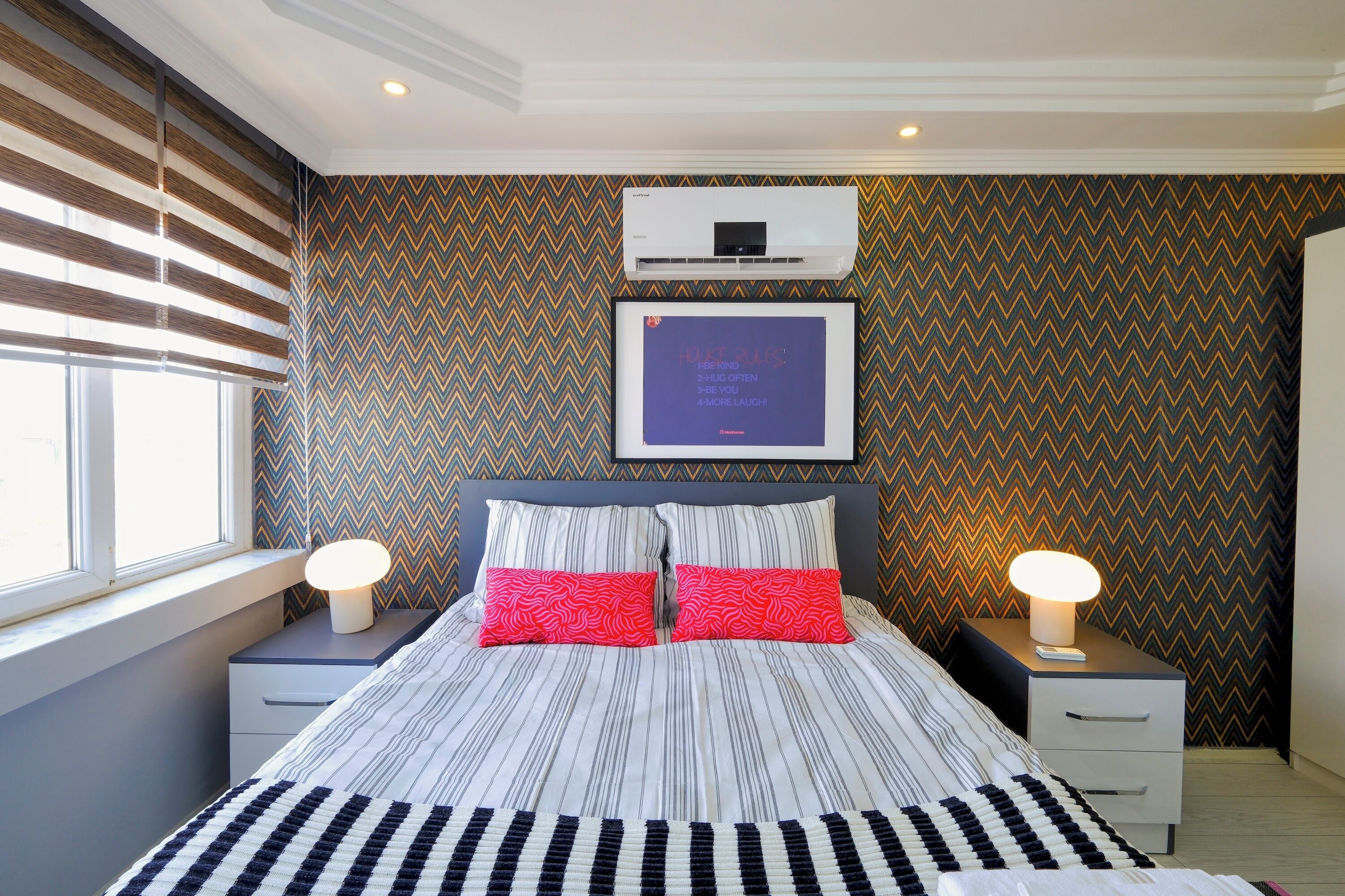 Iron/ironing board, WiFi, bed sheets