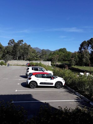 Property grounds - Studio 2OO M Centre Saint Florent -in quiet building. (Saint-Florent)