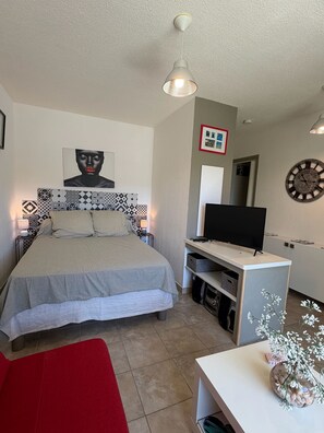 1 bedroom, iron/ironing board