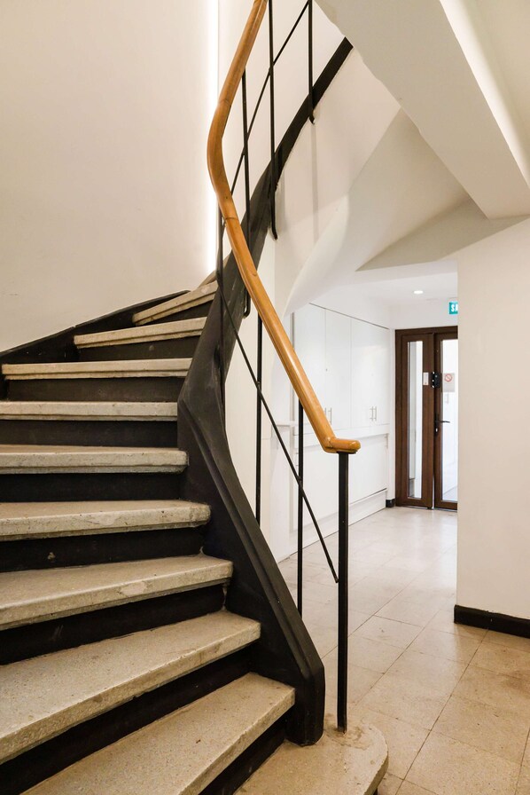 Interior - Trendy Design Studio Vaisse | Modern Santiago Stay (Providencia)