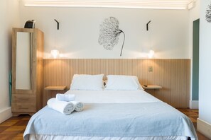 Iron/ironing board, free WiFi - Bright & Modern studio Stay in Emilio Vaisse (Providencia)
