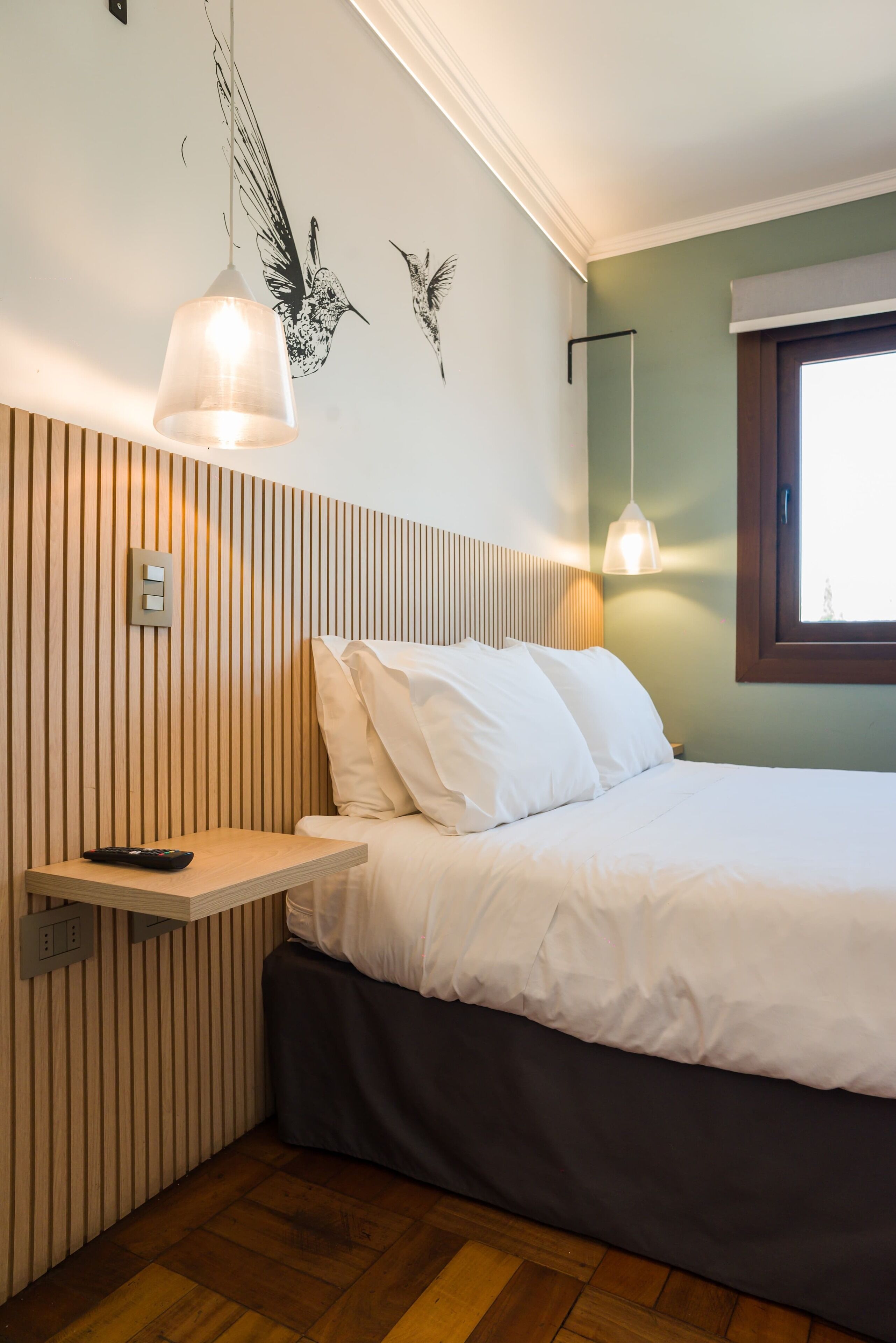 Bureau, fer et planche à repasser, Wi-Fi gratuit, draps fournis