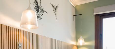 Bureau, fer et planche à repasser, Wi-Fi gratuit, draps fournis