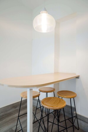 Dining - Style and Comfort in Providencia Ideal for 2 (Providencia)