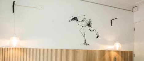 Skrivbord, strykjärn/strykbräda, gratis wi-fi och sängkläder