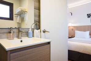 Tabla de planchar con plancha y wifi gratis 