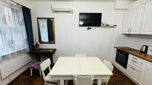 Dining - Cozy apartment in the centre of Sofia (Sofia)