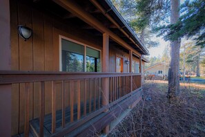 Exterior detail - Bakersfield Basecamp - Meyers Escape (South Lake Tahoe)