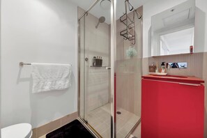 Apartment, 1 Bedroom, Accessible, Private Pool | Bathroom - Luxurious one Bedroom Apartment With Pool (Melbourne)