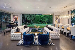 Nhà Cao cấp, nhiều giường, có thể sử dụng hồ bơi, quang cảnh hồ bơi (Alta Royale) | Nội thất