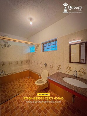 Basic Double Room, Mountain View | Bathroom | Free toiletries, soap, shampoo, toilet paper