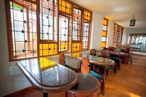 Restaurant - Queen's Heritage Yercaud (Tamilnadu)