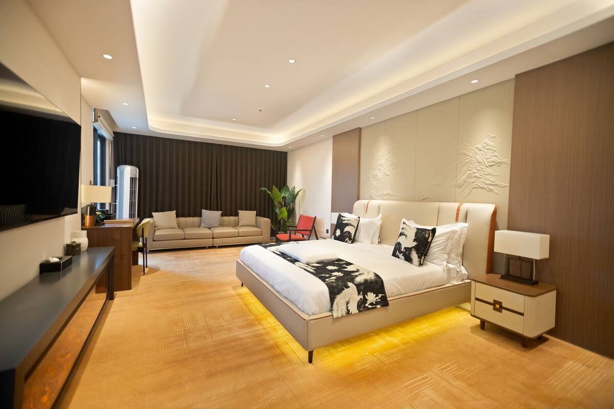 Junior Suite, Balcony, Courtyard View | In-room safe, desk, laptop workspace, soundproofing