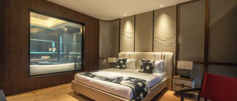 Caja de seguridad en la habitación y escritorio